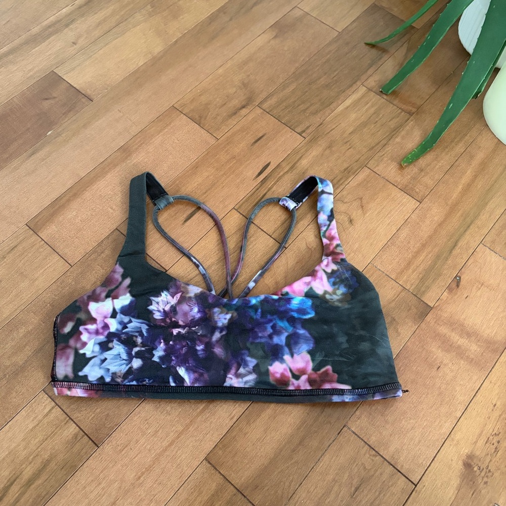 LULULEMON sports bra
